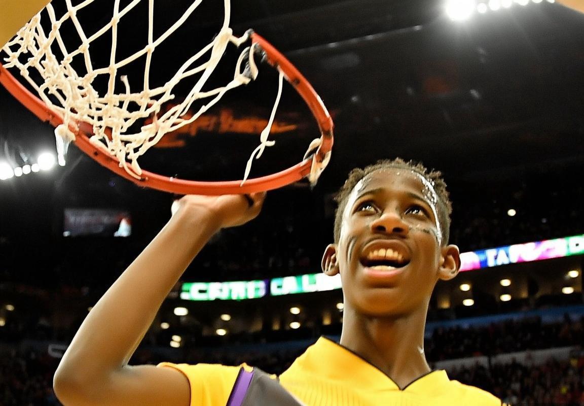 2018年终NBA对决：詹姆斯领航，湖人太阳火花四溅精彩回顾(图3)