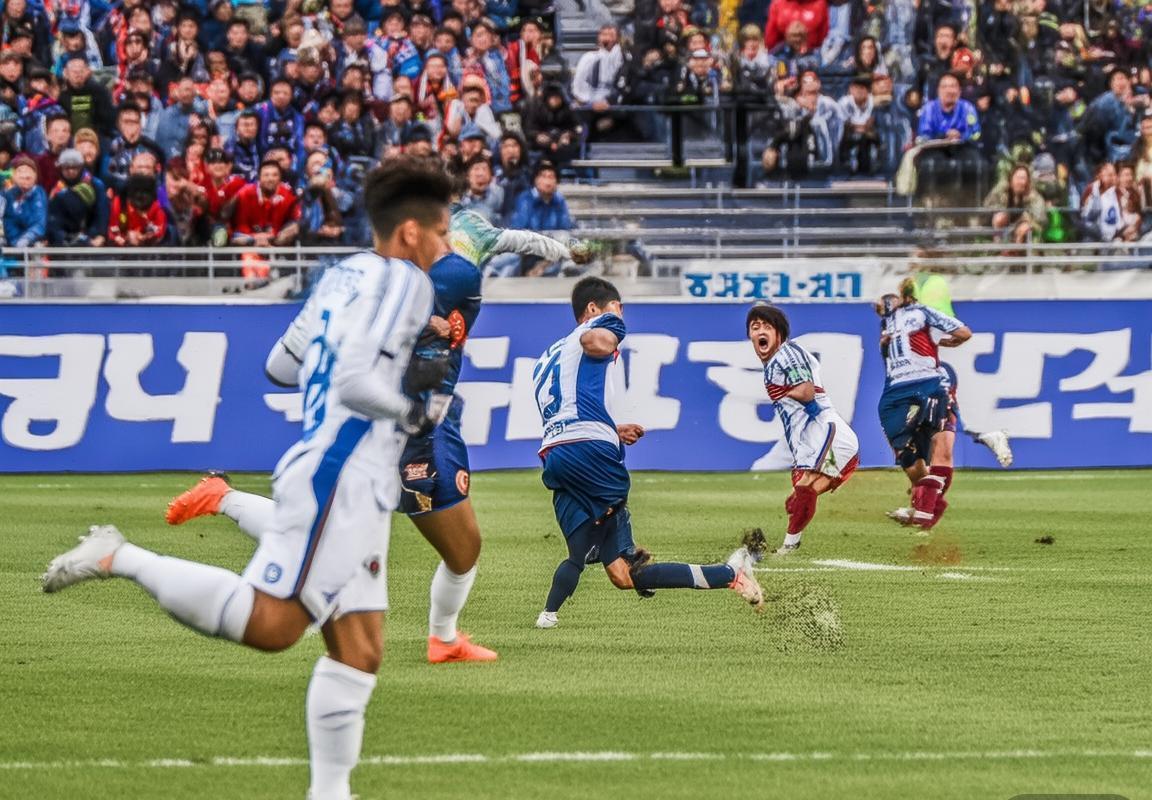 2019年仁川联VS江原FC巅峰对决：经典之战回顾(图2)